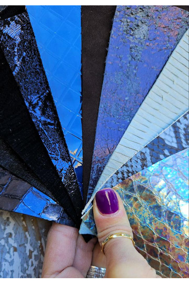 10 Ritagli di pellami unici selezionati, toni del BLU ,stampe varie, laminate e non, pezzi mix di fantasie come da foto