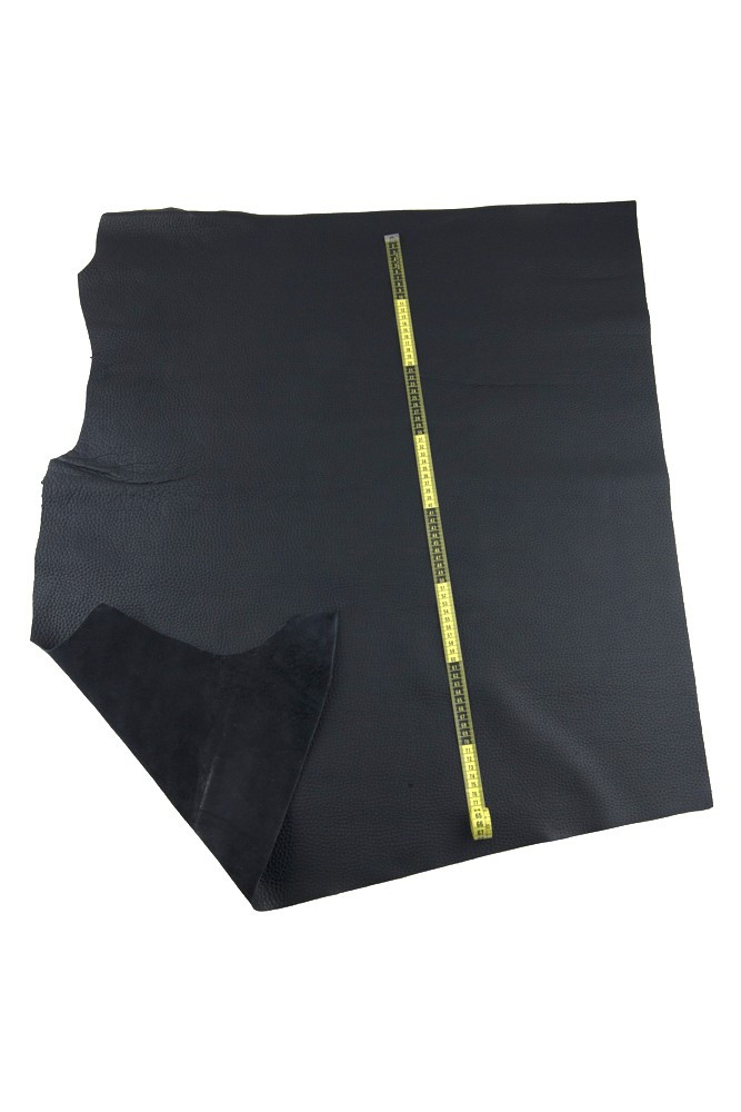 Black large pebble GRAIN printed...