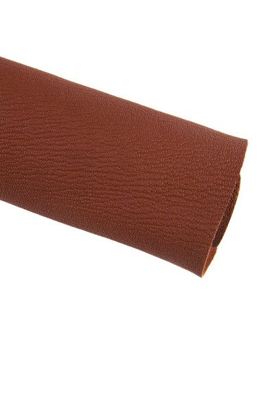 Pellame marrone rossiccio con GRANA piccola, capra color mattone sportiva, pellame morbido spessorato 1.8 - 2.0 mm