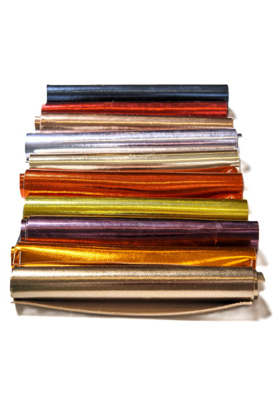 10 Ritagli di pelle laminata SPECCHIO, selezione casuale di scampoli metallizzati LISCI in diversi colori 15x12 cm