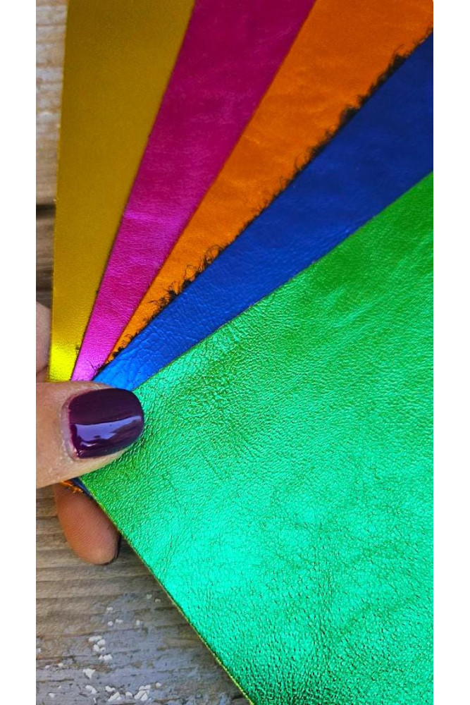 5 Selected leather scraps, BRIGHT...