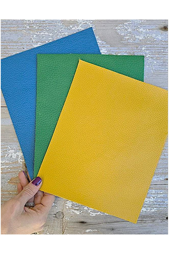 3 Selected leather pieces, PEBBLE...