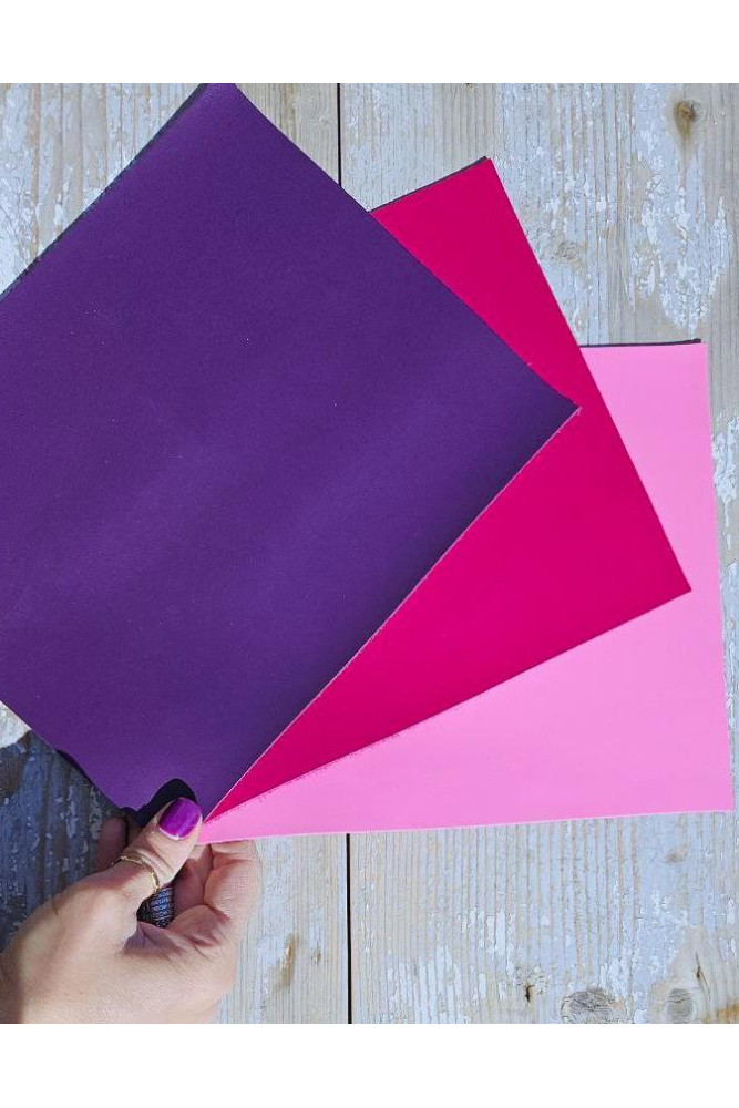 3 Selected leather pieces, solid...