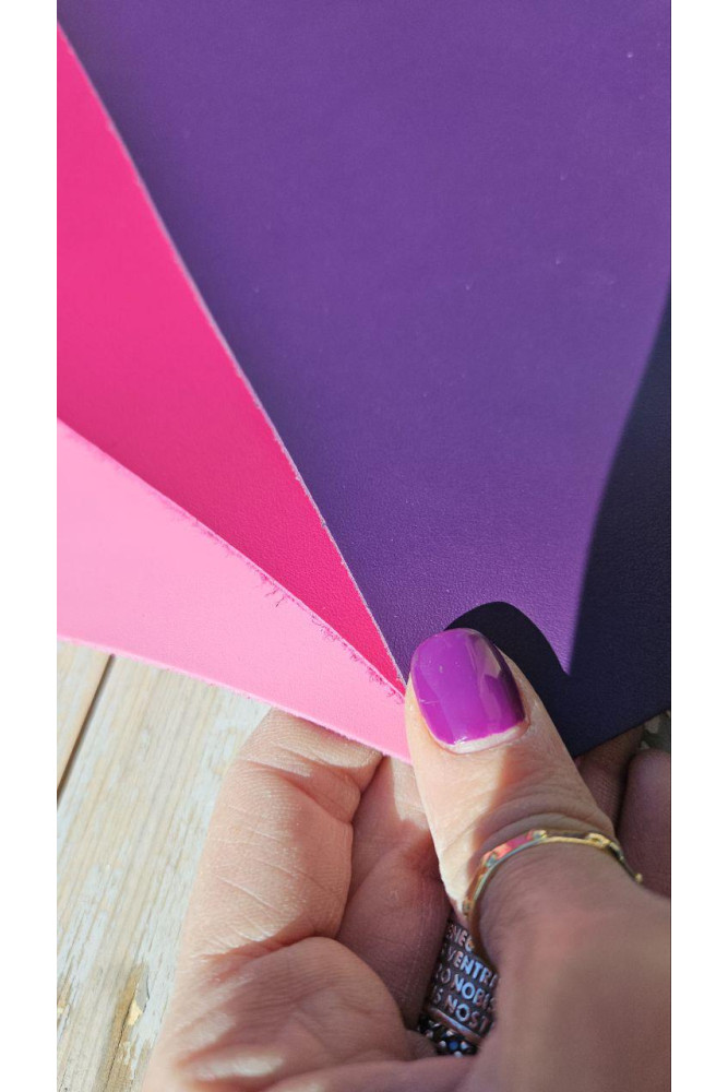 3 Ritagli di pellami unici...