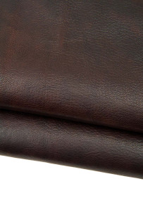 Assortment of 2 sporty... 2