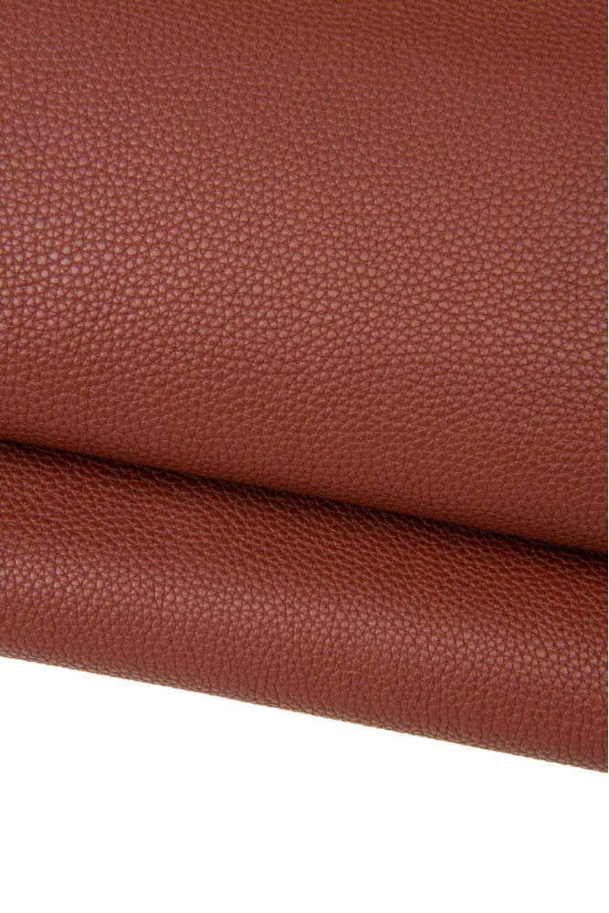 Pellame marrone rossiccio con GRANA...