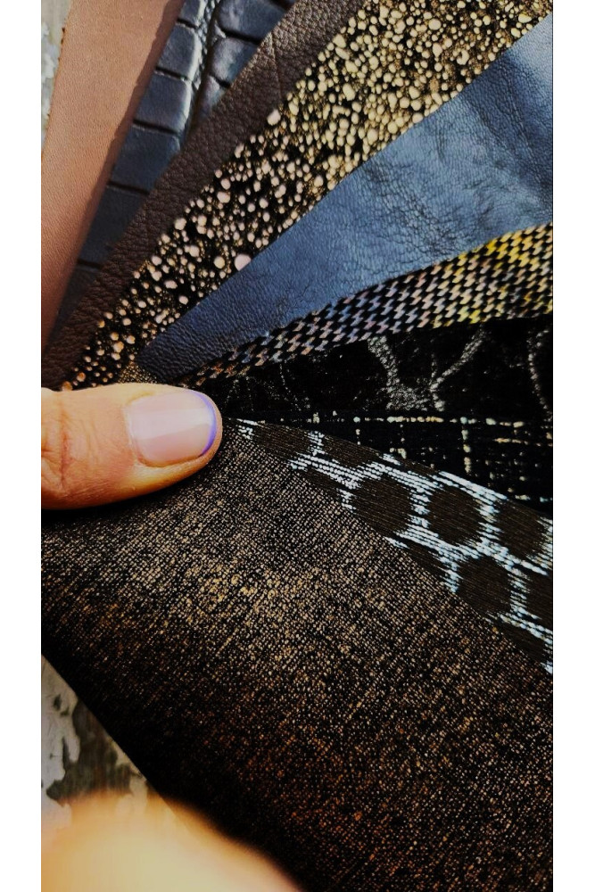 10 Ritagli di pellami unici...