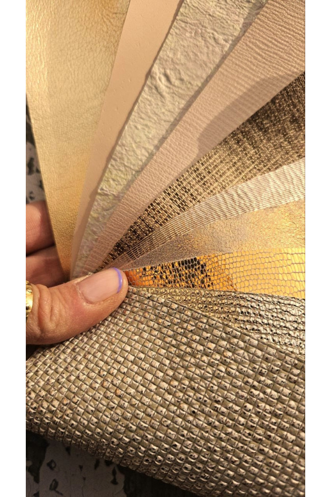 10 Ritagli di pellami unici...