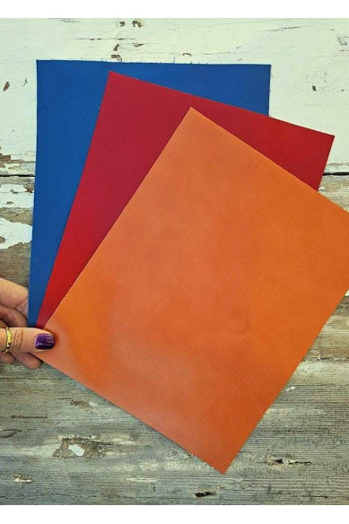 3 Scampoli grandi di Pelle di vitello - Pezzi di pellami unici selezionati scampoli blu, rosso e cuoio 25 x 20 cm