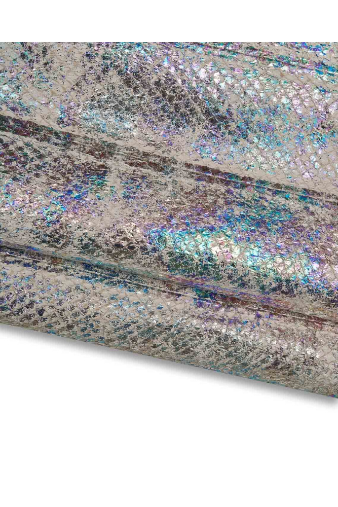 Pellame color grigio chiaro laminato...