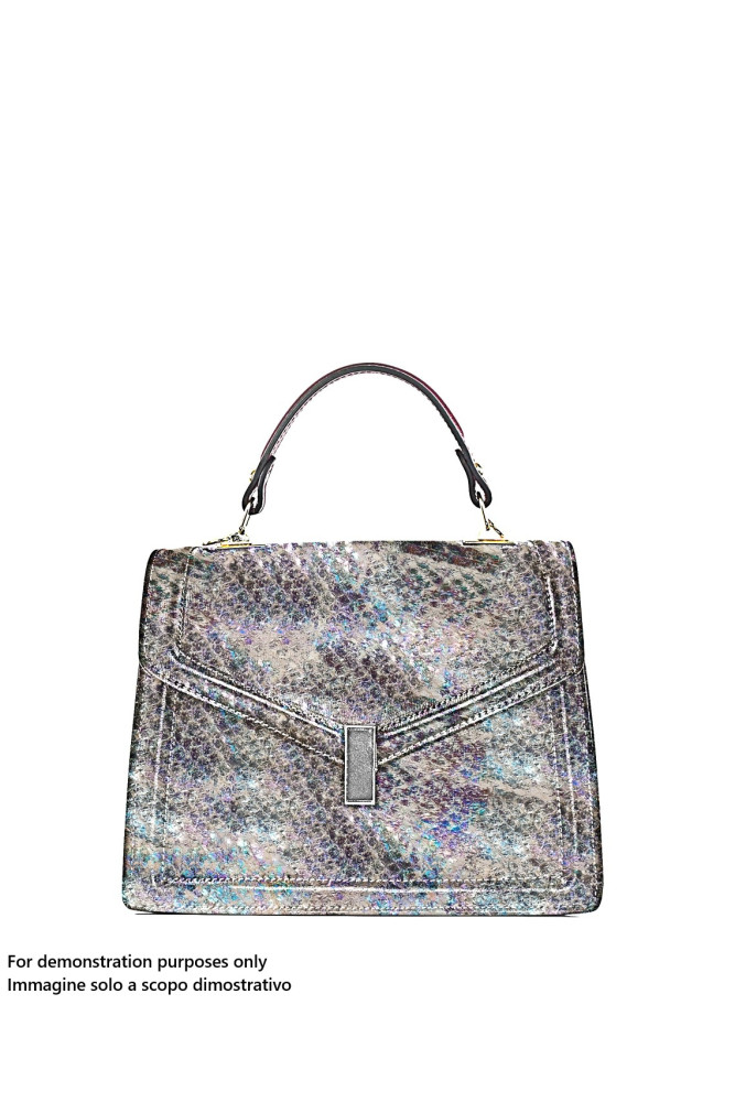 Pellame color grigio chiaro laminato...