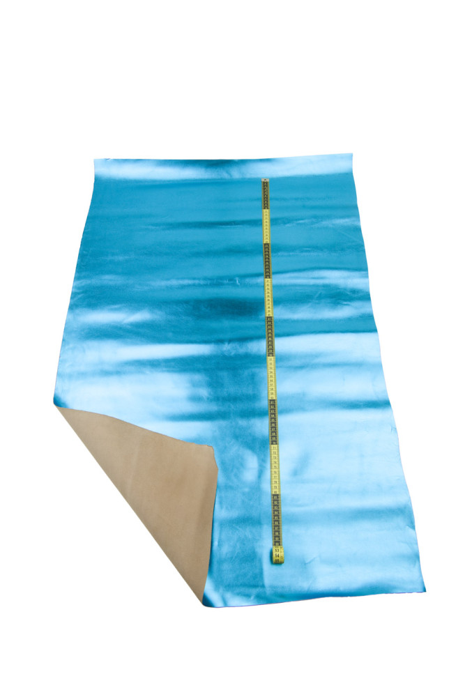 Pellame LAMINATO azzurro, capra...