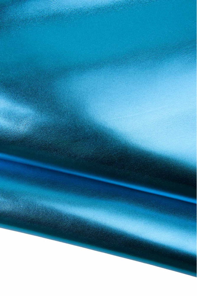 Pellame LAMINATO azzurro, capra...