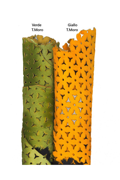 Pelle cavallino TRAFORATO stampa MUCCA, pellame vitello effetto pony con disegno maculato animalier