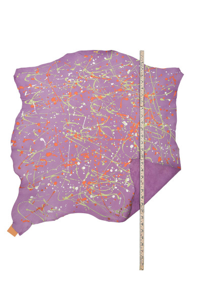 Pelle viola lavanda fantasia SCHIZZO verde - arancio - bianco, NAPPA decorata a mano, pellame originale per hobbisti