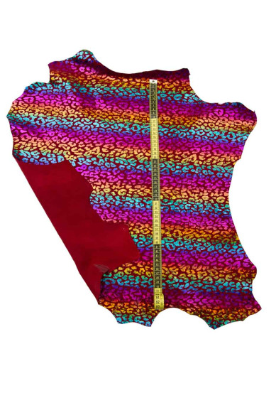 Pellame oleografico ANIMALIER, capra scamosciata laminata stampa LEOPARDO, pellame bordeaux motivo multicolor