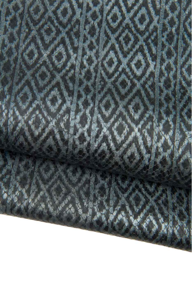 Lotto di 5 pelli grigio acciaio,...