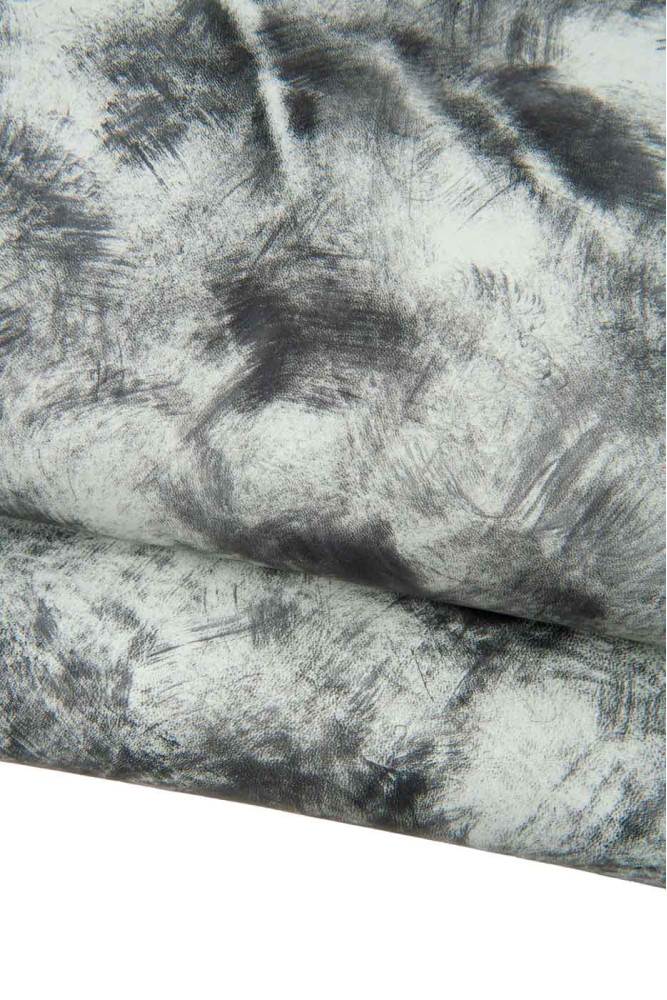 Lotto di 5 pelli grigio acciaio,...