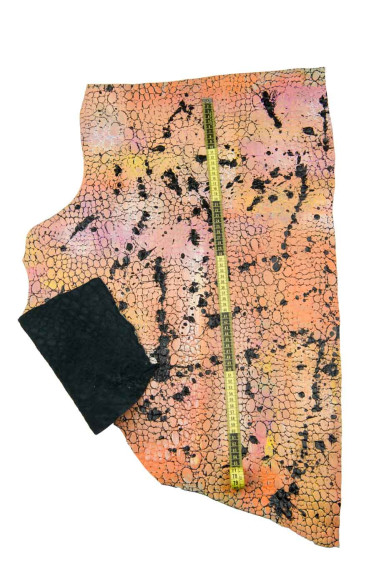Pelle COCCODRILLO rosa-arancio-nero, pellame alligatore dipinto a mano, morbido, GOMMOSO, ideale per progetti originali